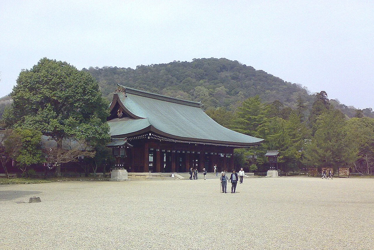 橿原神宮の外拝殿