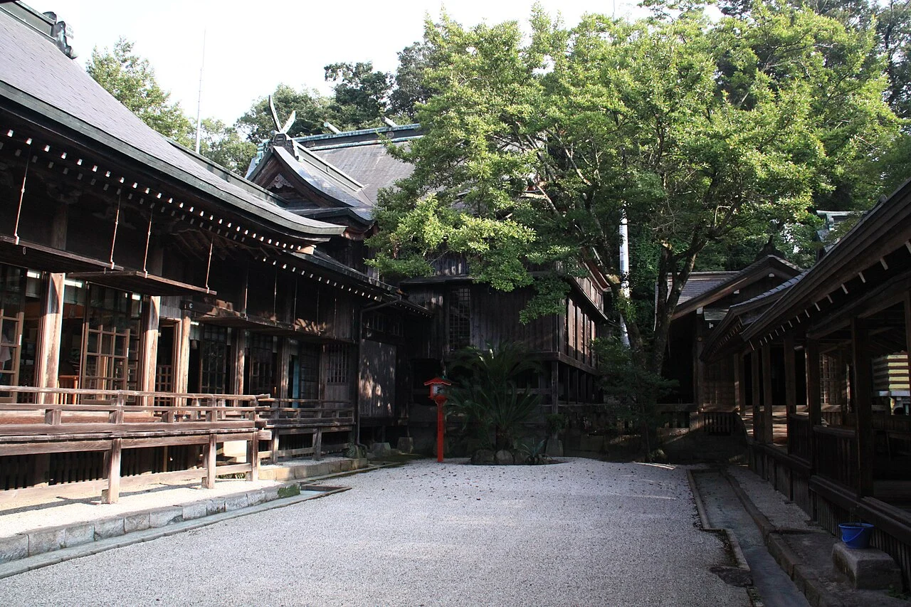 新田神社の社殿(薩摩川内市)