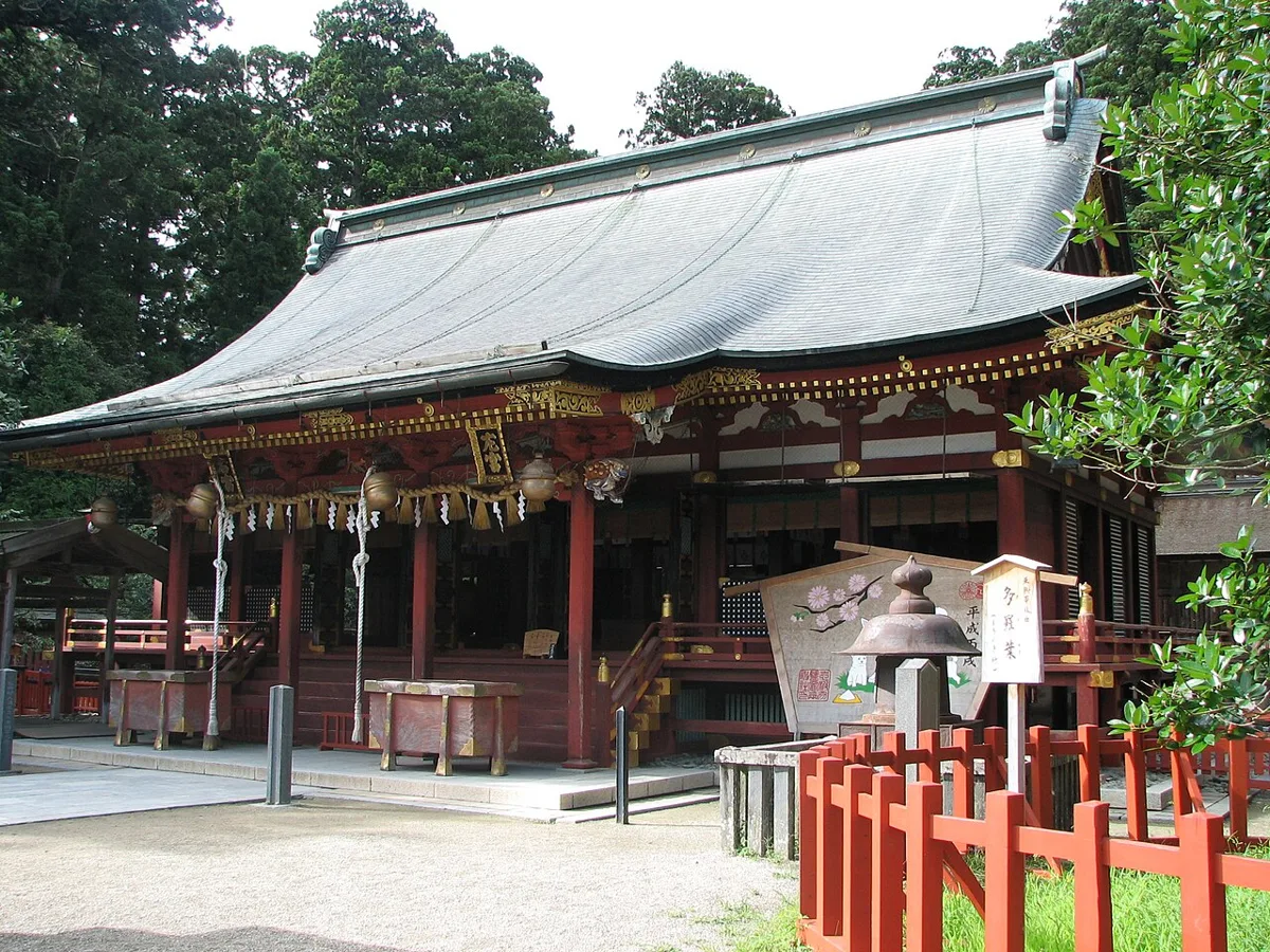 鹽竈神社 左宮・右宮の拝殿