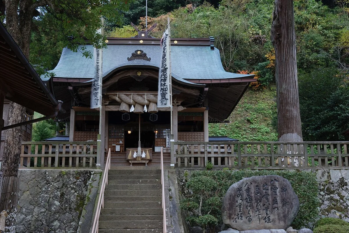 須我神社の拝殿