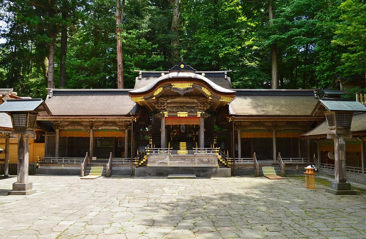 諏訪大社 上社本宮の拝殿